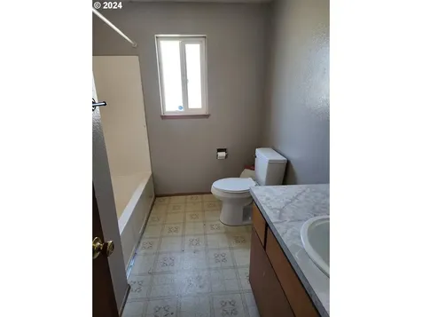 224 Lancaster Avenue Roseburg OR 97471