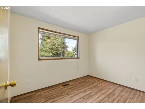 11014 NE Prescott Street Portland OR 97220