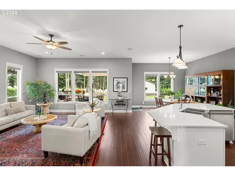 25595 S Rhoten Road Aurora OR 97002
