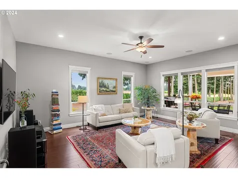 25595 S Rhoten Road Aurora OR 97002