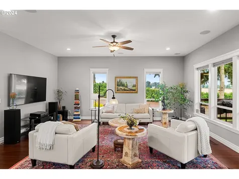 25595 S Rhoten Road Aurora OR 97002