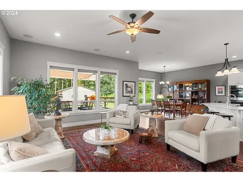 25595 S Rhoten Road Aurora OR 97002