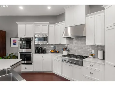 25595 S Rhoten Road Aurora OR 97002
