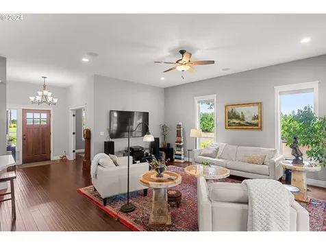 25595 S Rhoten Road Aurora OR 97002