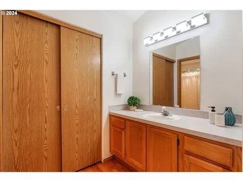 17906 Se 16th Street Vancouver WA 98683