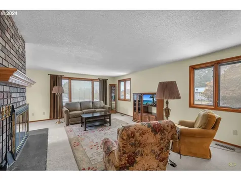 33313 Hillcrest Drive Scappoose OR 97056