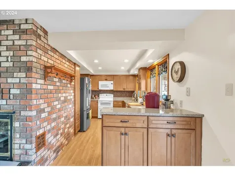 33313 Hillcrest Drive Scappoose OR 97056