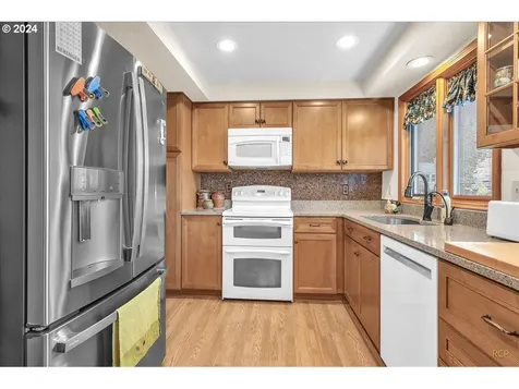 33313 Hillcrest Drive Scappoose OR 97056