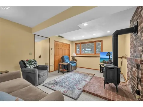 33313 Hillcrest Drive Scappoose OR 97056