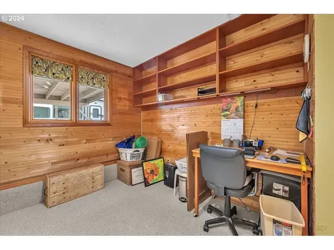 33313 Hillcrest Drive Scappoose OR 97056
