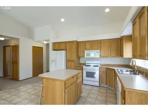 219 Nw 146th Street Vancouver WA 98685