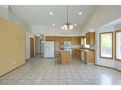 219 Nw 146th Street Vancouver WA 98685
