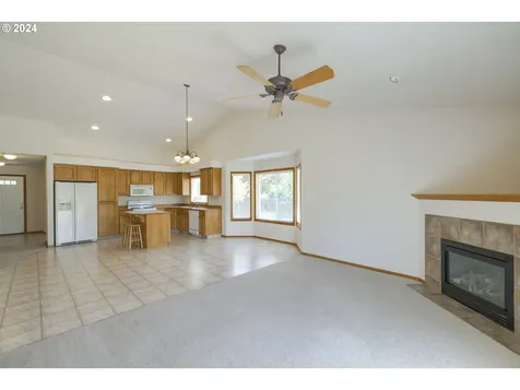 219 Nw 146th Street Vancouver WA 98685