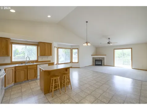 219 Nw 146th Street Vancouver WA 98685