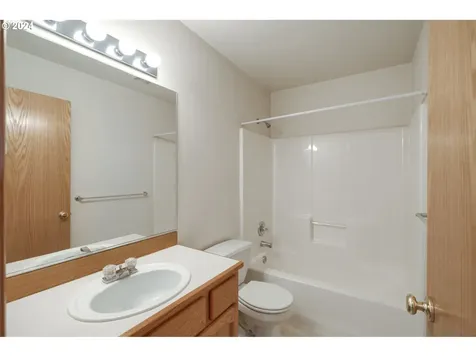 219 Nw 146th Street Vancouver WA 98685