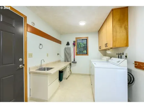 19909 Sw Meadow View Drive Mcminnville OR 97128