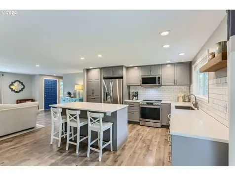 11735 Sw Hazelwood Loop Portland OR 97223