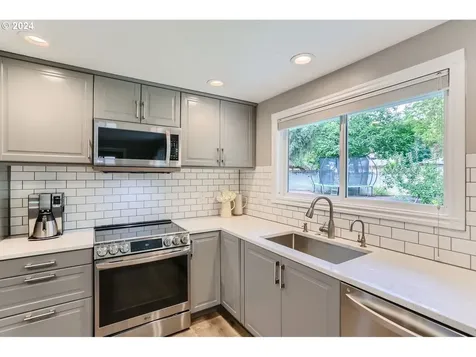 11735 Sw Hazelwood Loop Portland OR 97223