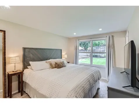 11735 Sw Hazelwood Loop Portland OR 97223