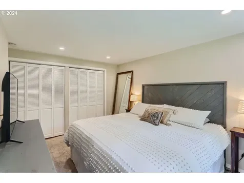 11735 Sw Hazelwood Loop Portland OR 97223