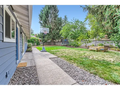 11735 Sw Hazelwood Loop Portland OR 97223
