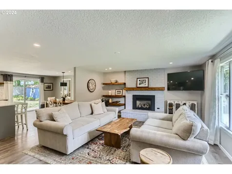 11735 Sw Hazelwood Loop Portland OR 97223