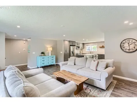 11735 Sw Hazelwood Loop Portland OR 97223