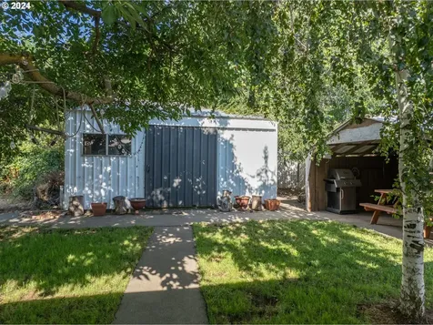 3720 W 7th Street The Dalles OR 97058