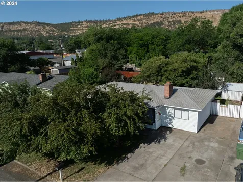 3720 W 7th Street The Dalles OR 97058