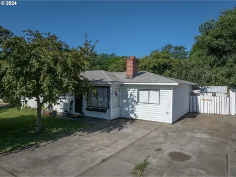 3720 W 7th Street The Dalles OR 97058