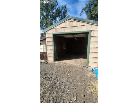 221 NW 2nd Street Goldendale WA 98620
