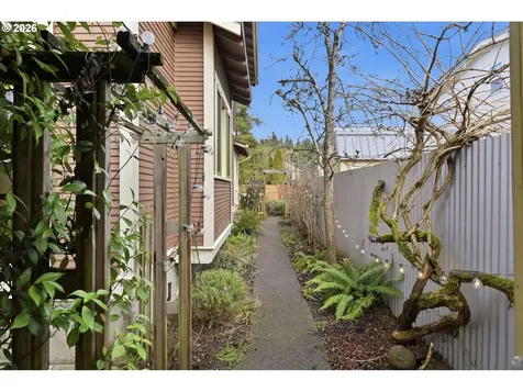 835 Ash Avenue Cottage Grove OR 97424