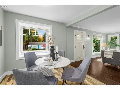 1217 SW Hume Court Portland OR 97219