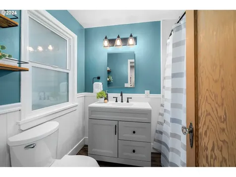 1217 SW Hume Court Portland OR 97219