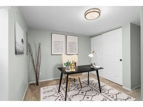 1217 SW Hume Court Portland OR 97219