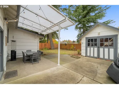 1217 SW Hume Court Portland OR 97219