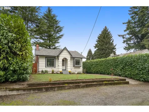 1217 SW Hume Court Portland OR 97219