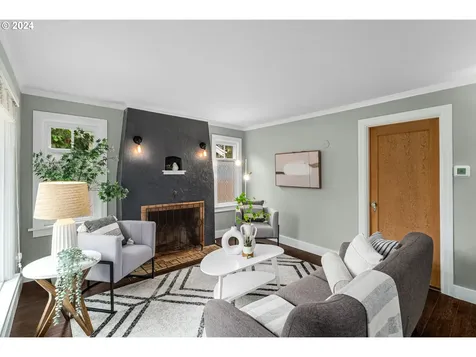 1217 SW Hume Court Portland OR 97219