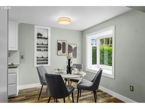 1217 SW Hume Court Portland OR 97219