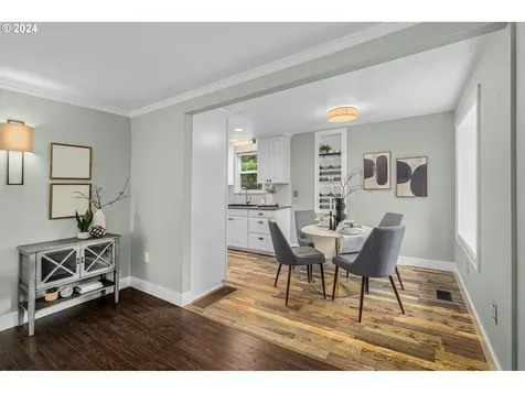 1217 SW Hume Court Portland OR 97219