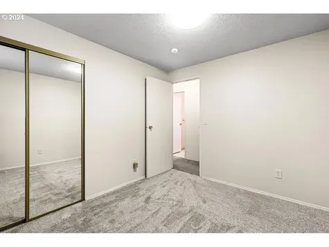 6568 Se 96th Avenue Portland OR 97266
