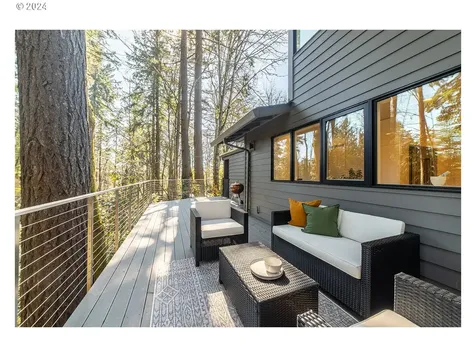 5028 SW Dosch Park Lane Portland OR 97239