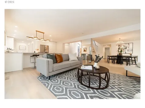 5028 SW Dosch Park Lane Portland OR 97239