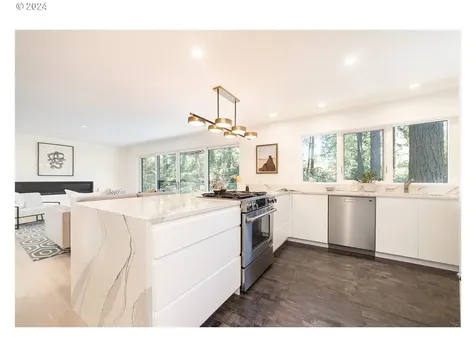 5028 SW Dosch Park Lane Portland OR 97239