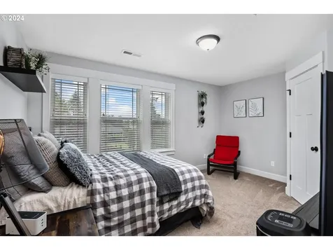 19711 Leland Road Oregon City OR 97045