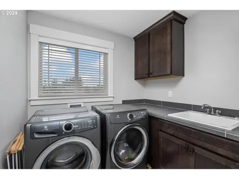 19711 Leland Road Oregon City OR 97045