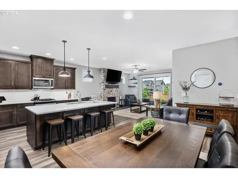 19711 Leland Road Oregon City OR 97045