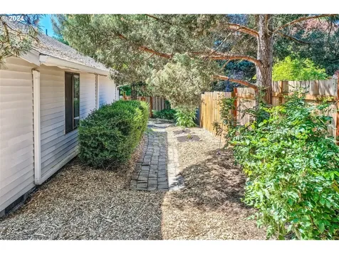 5461 Nw Burning Tree Court Portland OR 97229
