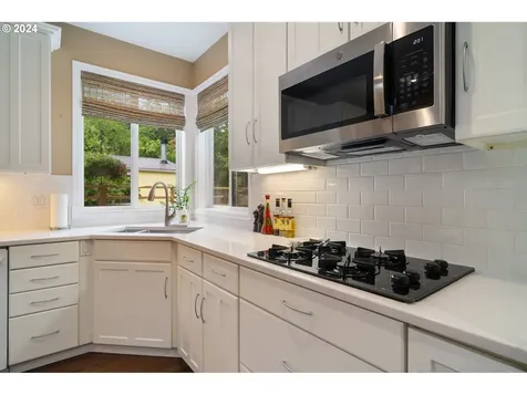 12630 Sw Pathfinder Court Portland OR 97223
