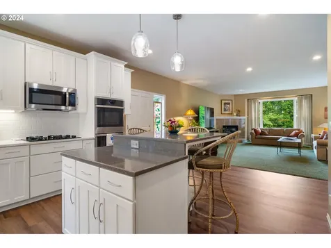 12630 Sw Pathfinder Court Portland OR 97223